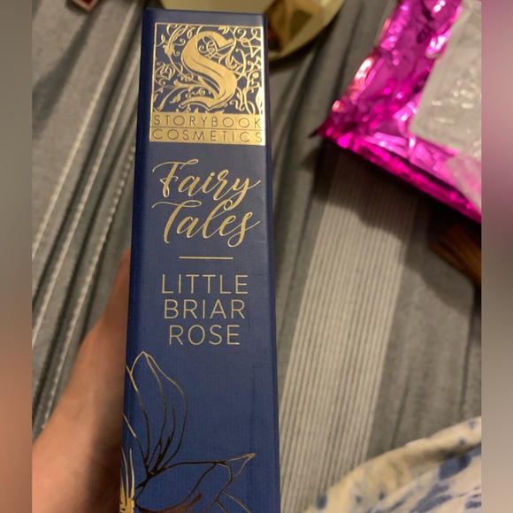 Storybook Cosmetics Fairytales palette - Picture 3 of 4